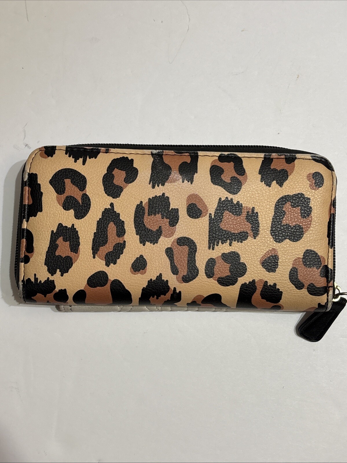 Betsey Johnson Cheetah Leopard Print White Zip Around Wallet Luv Betsy RARE Lips image 4