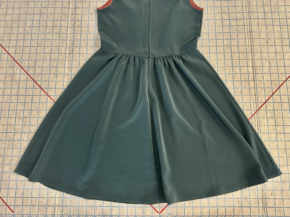 Mini Vestido Vintage Ajuste y Acampanado Contraste Elastizado Sin Mangas Plisado Verde Rosa Foto 4 de 4