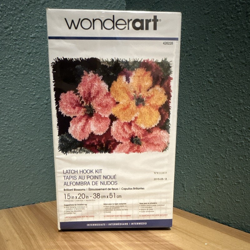 New WonderArt Brilliant Blossoms Latch Hook Kit Finish Size 15”x20” Canvas Decor