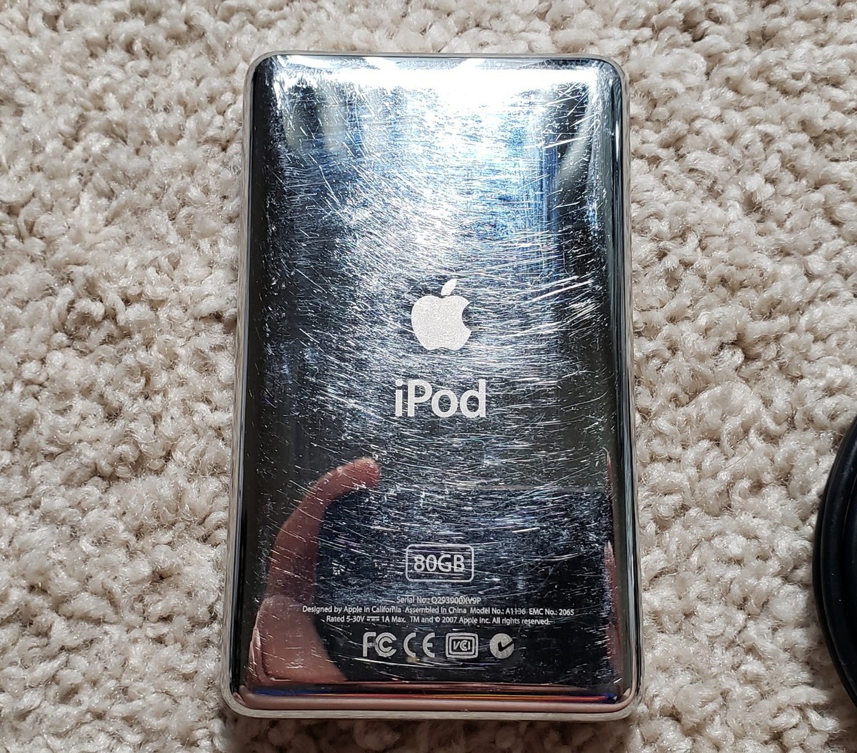 Apple iPod classic 5th Generation White (80GB) (MA448LL) - READ