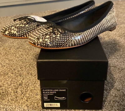 Women s Coach Flatiron Snake Flats Size 7 Brand New In Box Retail$225 Beautiful!
