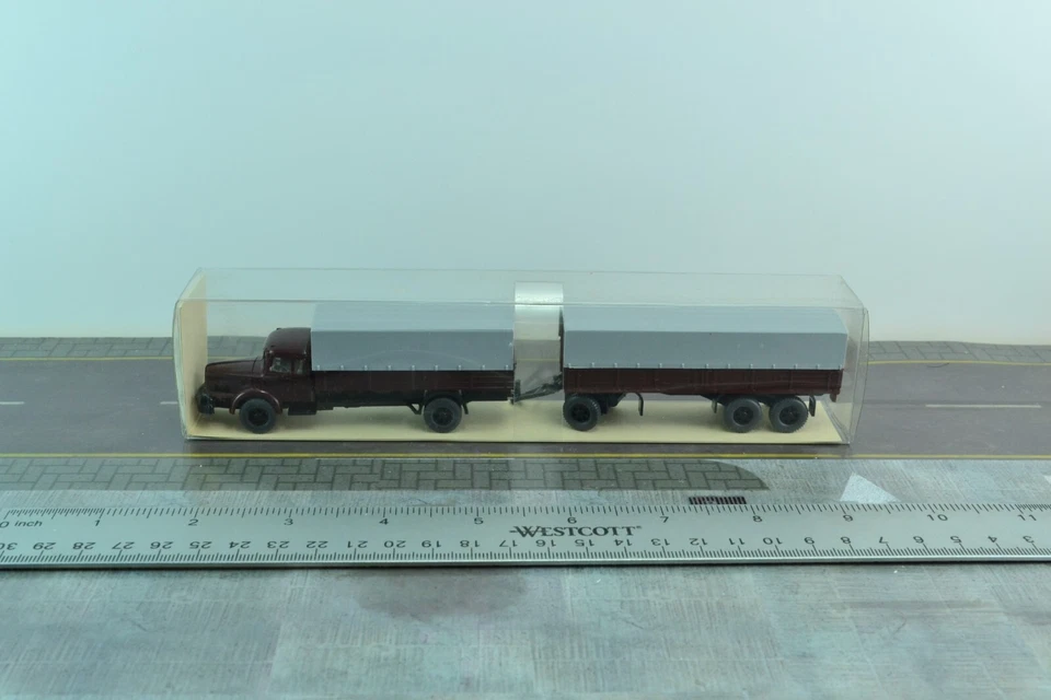 Camión Wiking 24480 Old Timer KRUPP TITAN con remolque escala 1:87 Foto 3 de 3