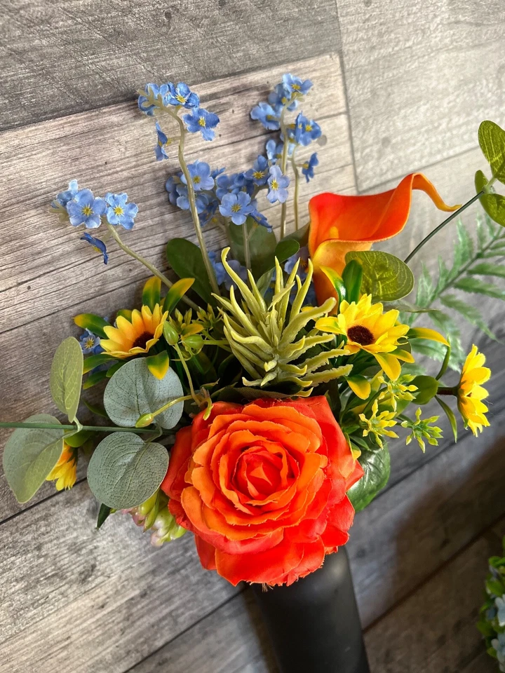 Ramo de flores realista, no me olvides, girasol, rosa, arreglo de eucalipto Foto 4 de 4