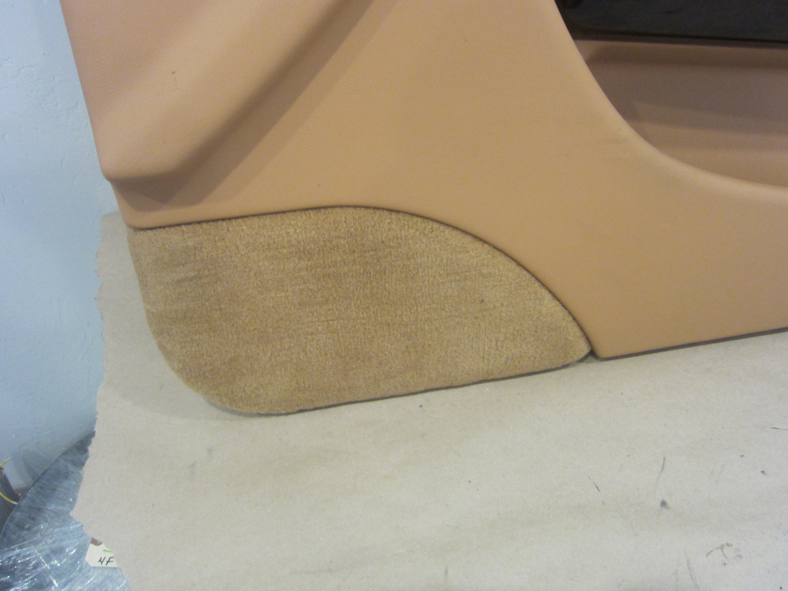 Maserati Quattroporte - RH Front Inside Door Panel.Beige & Black. Part# 66936600