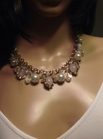 White House Black Market Beautiful Stone Necklace White House Black Market Beautiful Stone Necklace
