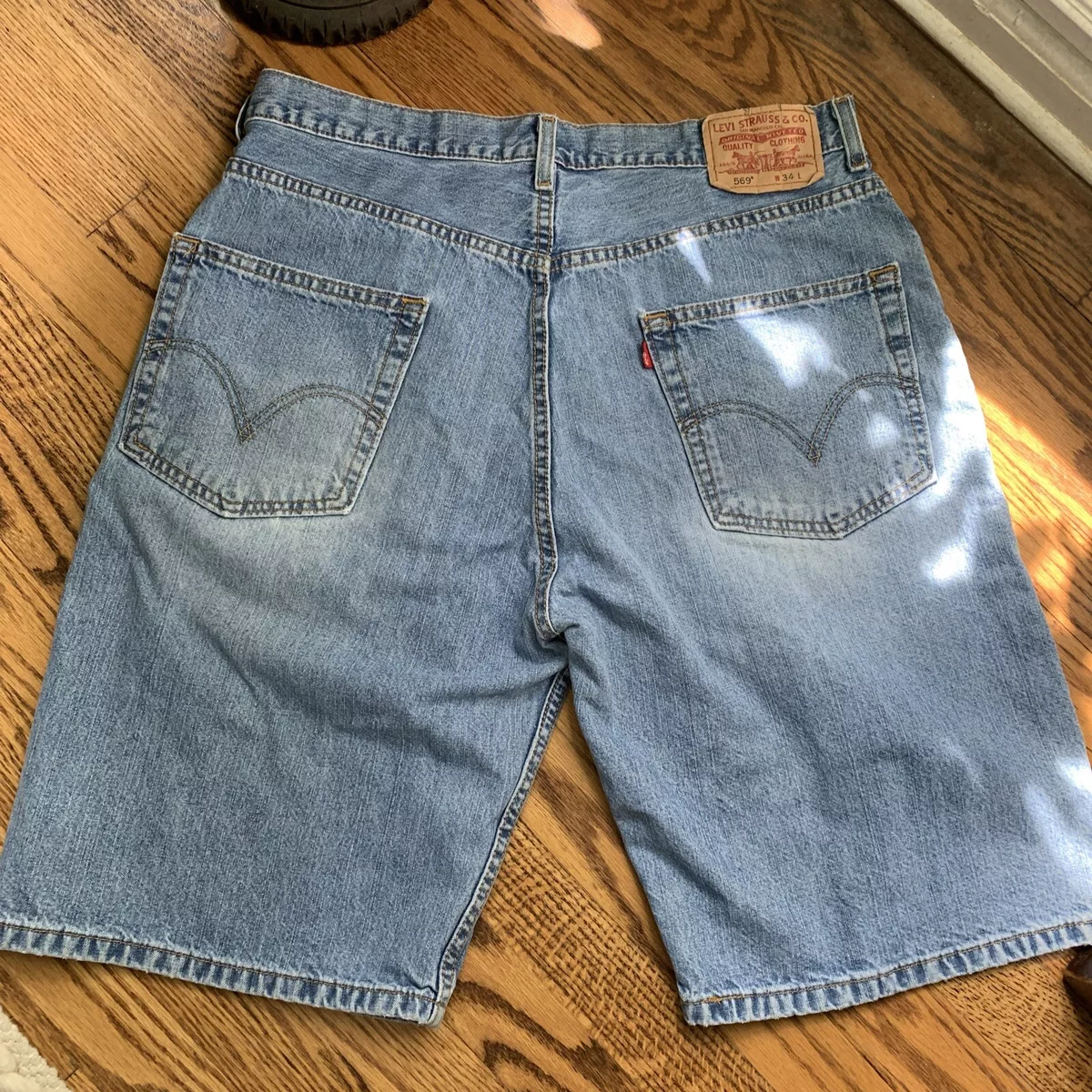 Levis 569 shorts size 34 hotsell