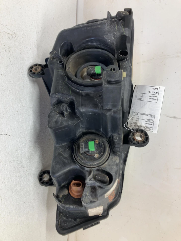 11 DODGE CARAVAN Headlight Cloudiness(halogen) Driver Left Driver Left — 第 4/4 张图片