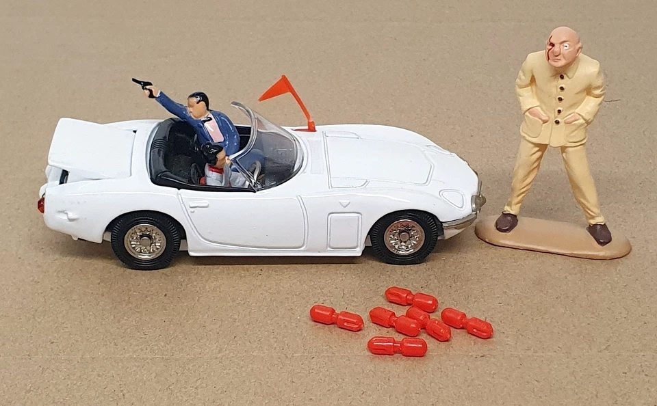Corgi 1/43 Scale 65101 - James Bond 007 Toyota 2000GT + Blofeld Figure - White - Image 3 of 4