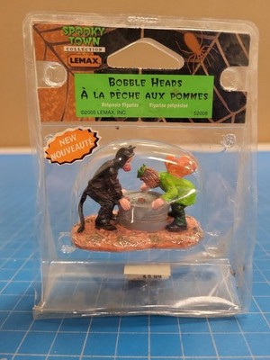 Lemax Spooky Town 2005 Bobble Heads Bobbing for Apples 52008 Halloween Figurine