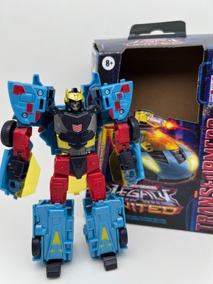 Transformers Cybertron Universe Hot Shot
