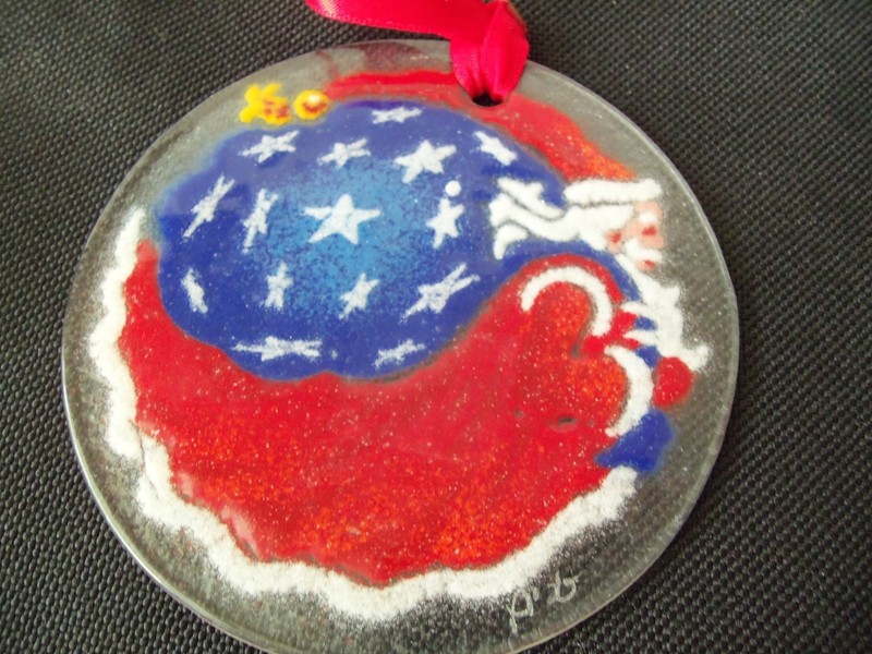 Santa Patriotic Fused Art Glass Christmas Ornament!  PEGGY KARR!  RED WHITE BLUE