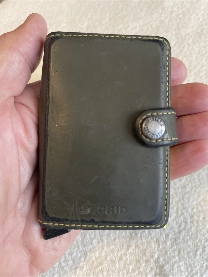 secrid mini wallet Green Leather + Metal Card Holder Id Wallet. - Image 2 of 4