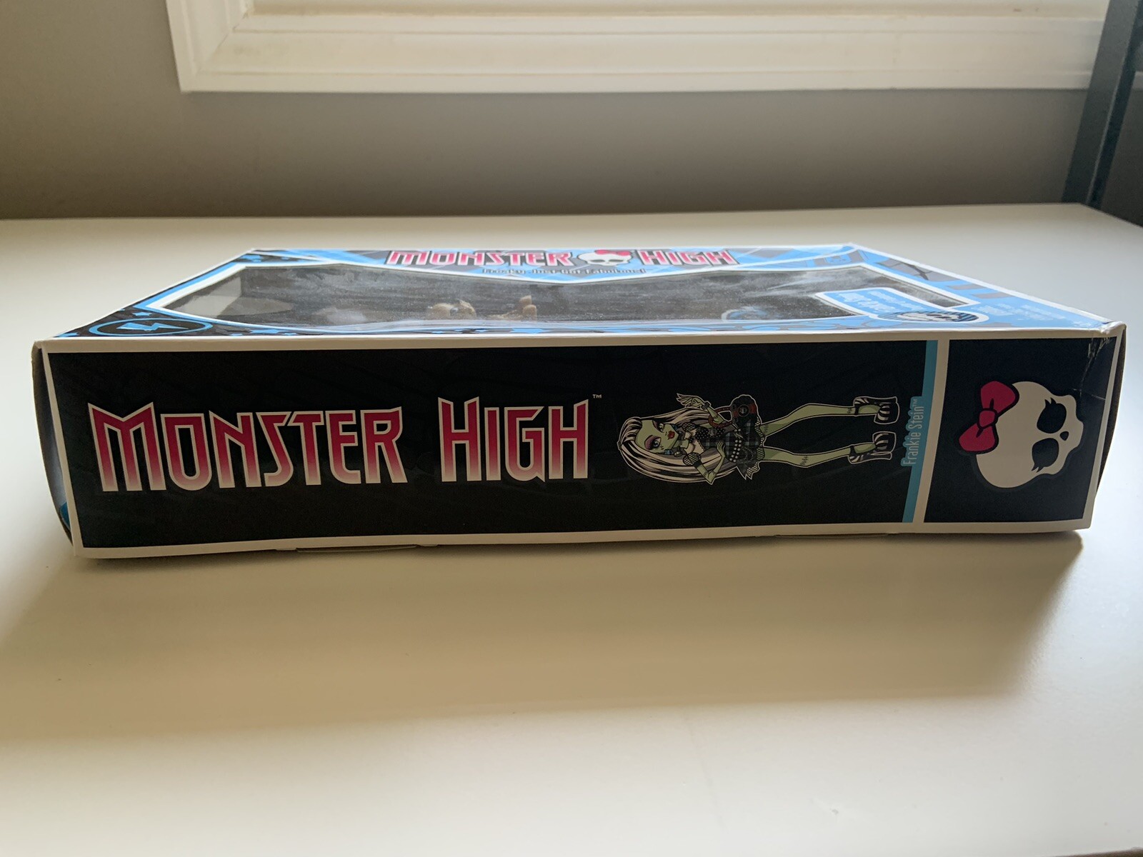 FRANKIE STEIN Monster High Doll FIRST WAVE 2009 Mattel NRFB NEW