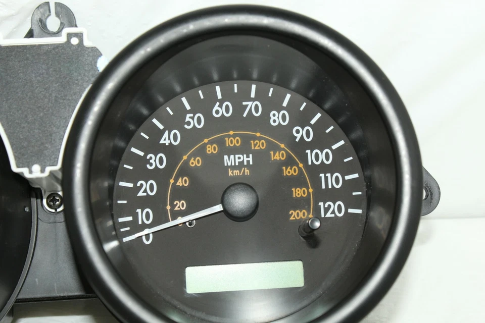 Speedometer Instrument Cluster Dash Panel Gauges 05 06 Aveo Wave 68,820 Miles - Image 2 of 4