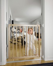 lindam narrow baby gate