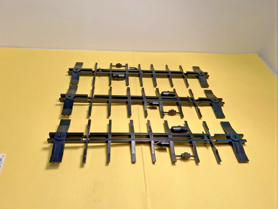 Weaver 'O' Scale Underframe Lot for PS-1 Boxcars. Set of 3 - Image 2 of 4
