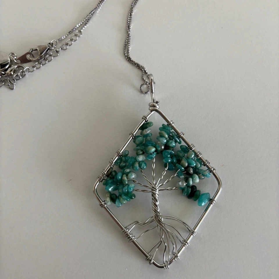 Cadena colgante árbol de la vida color turquesa astillas de piedra con tono plateado Foto 3 de 4