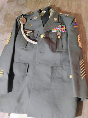 Vietnam and Korean war era soldiers unifom