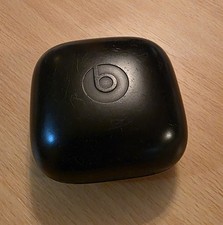 GENUINE Apple Beats by Dre Powerbeats Charging Case Replacement READ DESCRIPTION