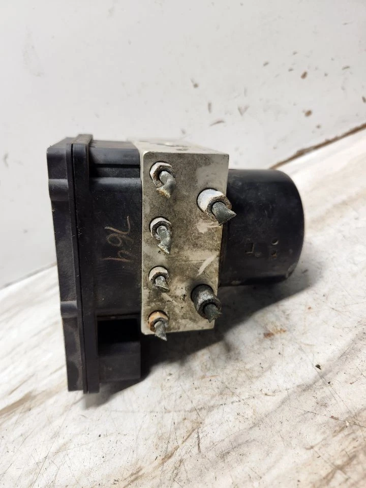 Used ABS Pump and Motor Assembly fits: 2007 Nissan Pathfinder Assembly 4.0L 6 cy Foto 3 de 4