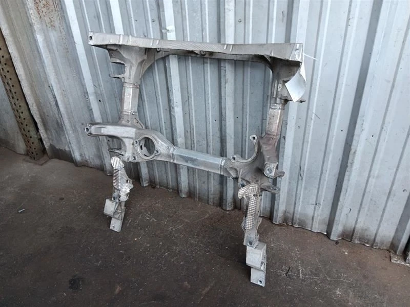 Porsche Panamera 2010-2013 suspensión delantera travesaño 97034110109 OEM Foto 2 de 4