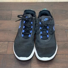 Nike Air Max Motion 2 Women's Sneakers Size 8 Excellent Condition