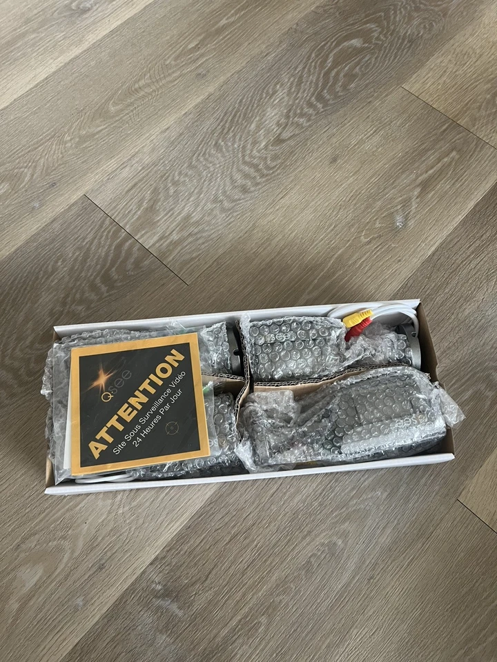 4 cámaras de seguridad Q-See QM7010B con cables e instrucciones Foto 2 de 4