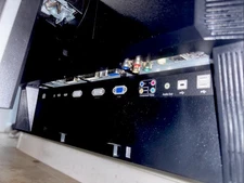 Dell U2211HT 22-inch FHD Monitor --1920X1080 Widescreen VGA DVI DisplayPort 140$