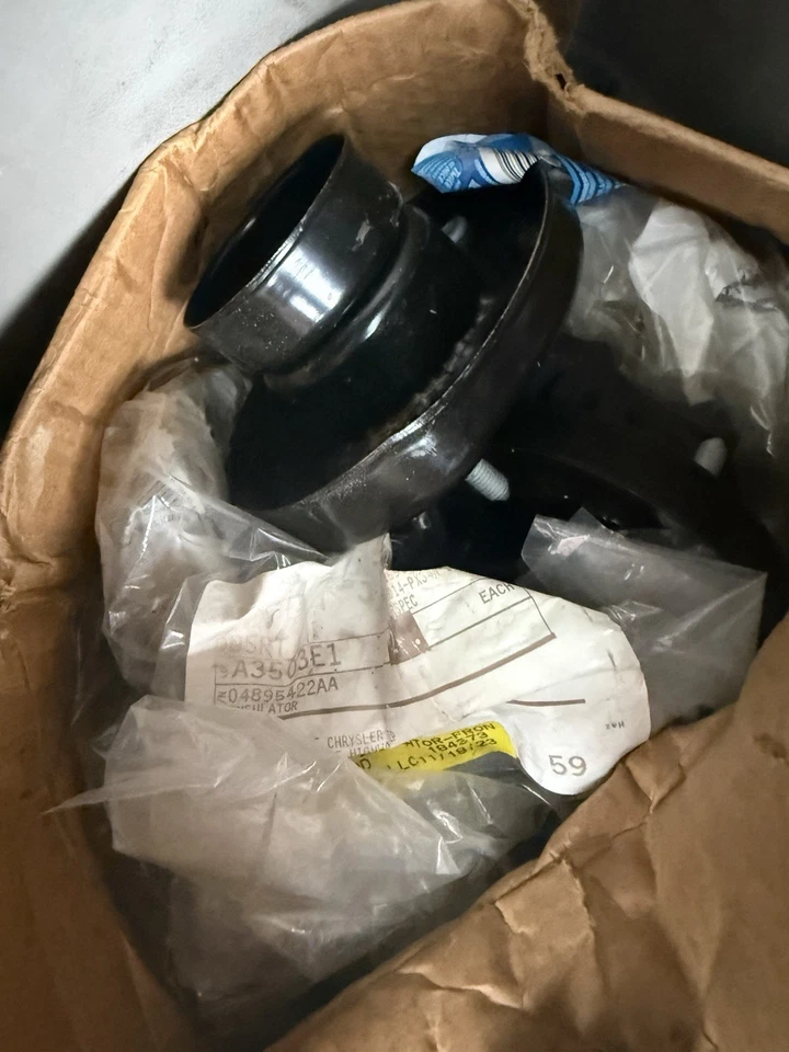 Оригинальная передняя стойка в сборе для Dodge Chrysler 2007-2010 годов выпуска Bilstein 04854576 - Изображение 2 из 3