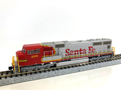 Athearn 10703 Santa Fe #3 SD75M #226,  N Gauge