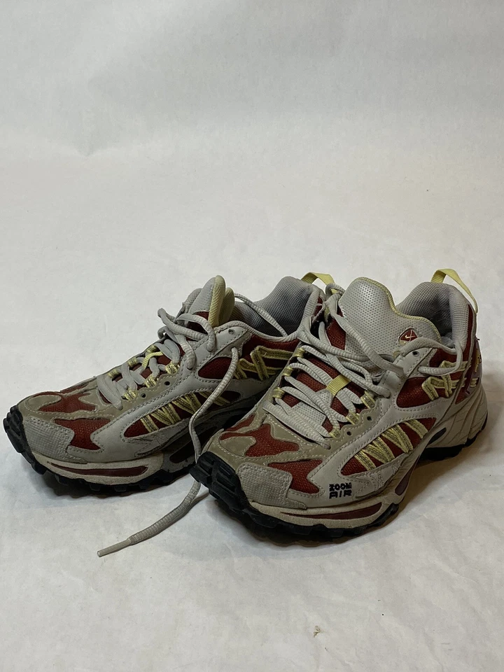 Nike ACG Trail Running Zoom Air Senderismo Zapatos Para Mujer Talla 6.5 Usados Foto 3 de 4