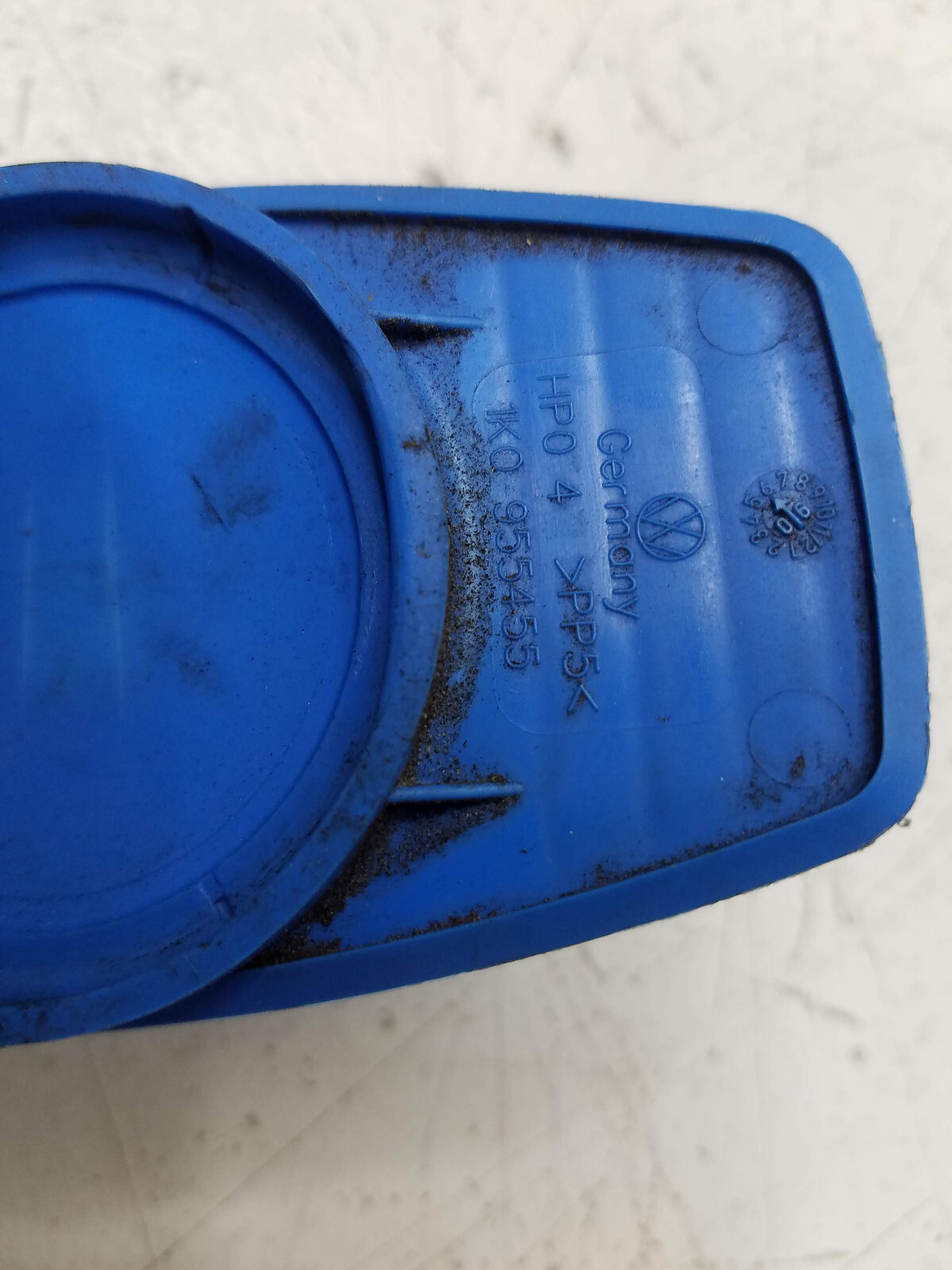 2007 VOLKSWAGEN RABBIT GOLF WINDSHEILD WASHER RESERVOIR FILL NECK OEM