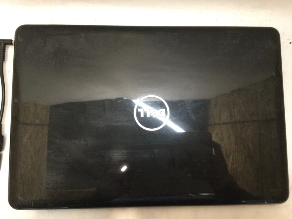 Dell Inspiron 5565 15.6" / AMD A12-9700P R7 @ 2.50GHz / (CRACKED!) MR - Image 3 of 4