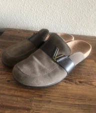 Vionic Maude Mules Clogs Slip On Slides Brown Suede Buckle Shoes Women's US 11