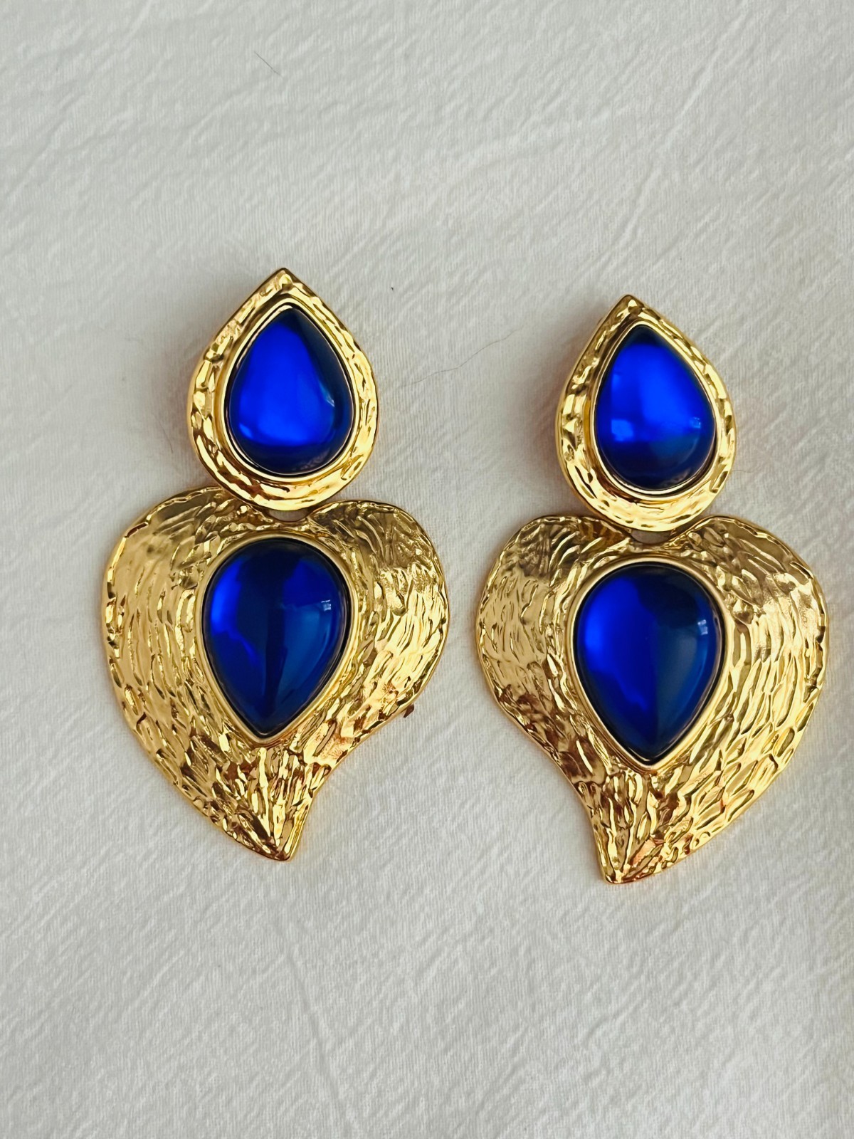 Orecchini Yves Saint Laurent YSL Goossens Vintage Grandi Blu Navy Cabochon Cuore