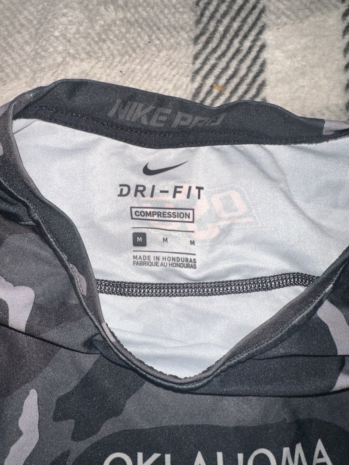 Nike Pro Dri-FIT Compression Shirt Oklahoma State Cowboys Black Gray Size M thumbnail 3