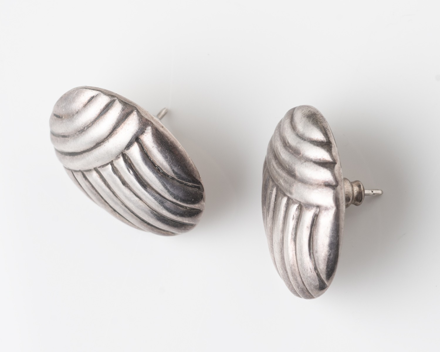 Sterling Silver Oval Overlap Wave Pattern Pierced… - image 3