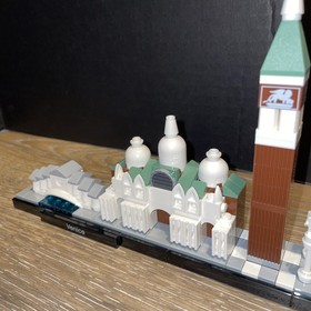LEGO ARCHITECTURE - VENICE ITALY 21026 Complete with Manual