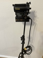 Dedolight DLHM4-300 Classic 24V 150W Video light w/ DST - Classic Light Stand