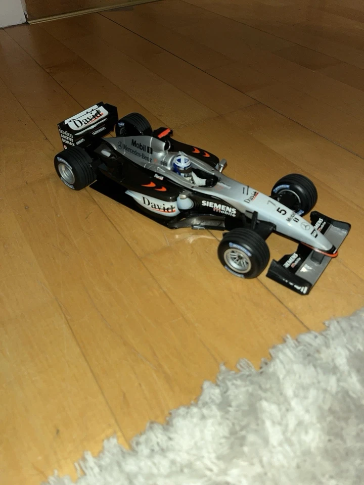 modellauto 1:18 Mc Laren F1 Mercsdes top zustand