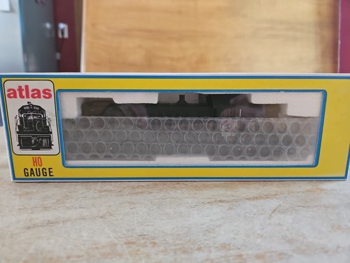 HO ATLAS 8110 C&NW Chicago & North Western RS-1 Diesel Locomotive NEW IN BOX - Picture 8 of 9