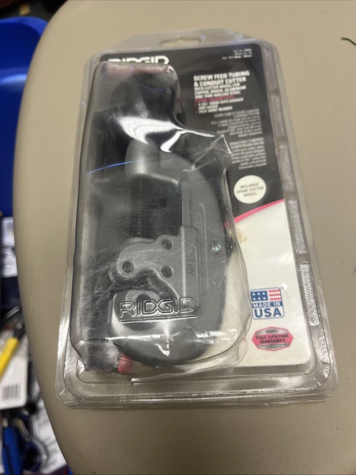 RIDGID 15 Screw Feed Tubing and Conduit Cutter - 32920 - Image 3 of 4
