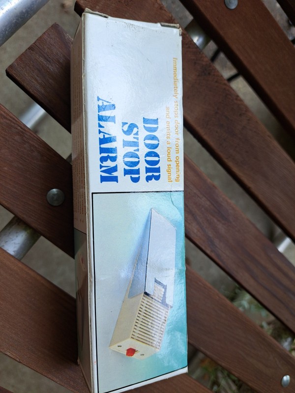 New In The Box/pPlastic Wrap Vintage Security Door Stop Alarm With Box 