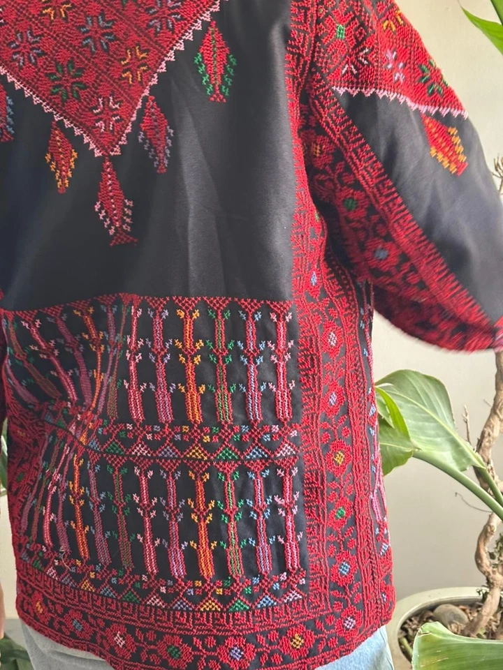 Chaqueta árabe palestina hecha a mano 100% bordada - bordada Foto 3 de 4