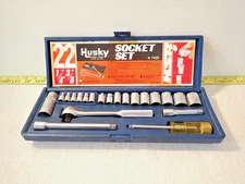 Vintage Husky (New Britain Tool) 1/4" & 3/8" Dr.22pc Socket Set made in USA
