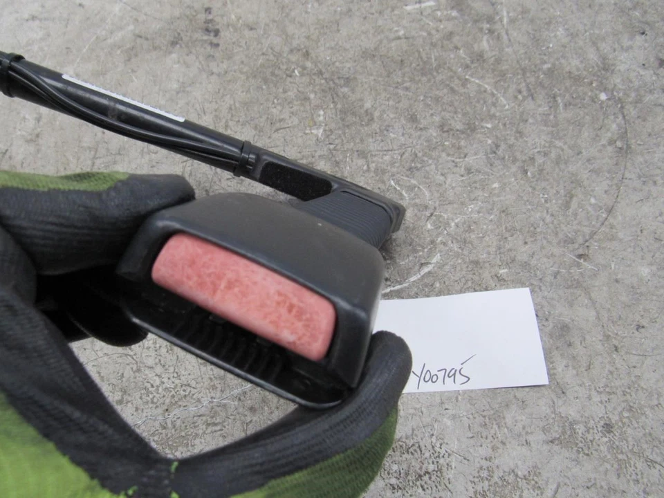 2006 2008 Mini Cooper Left driver front seat belt buckle pretensioner sensor OEM Foto 3 de 4