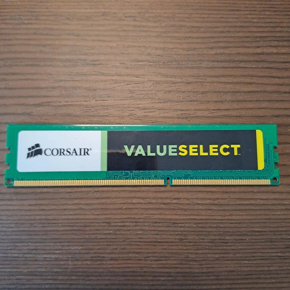 Memoria RAM 4GB CORSAIR DDR3 1333 PC3-10600 CL 9 CMV4GX3M1A1333C9 PC Desktop - Immagine 2 di 2