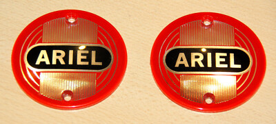 W28890 Tankembleme rund rot paarweise ARIEL pair Tank badges red 5004-54