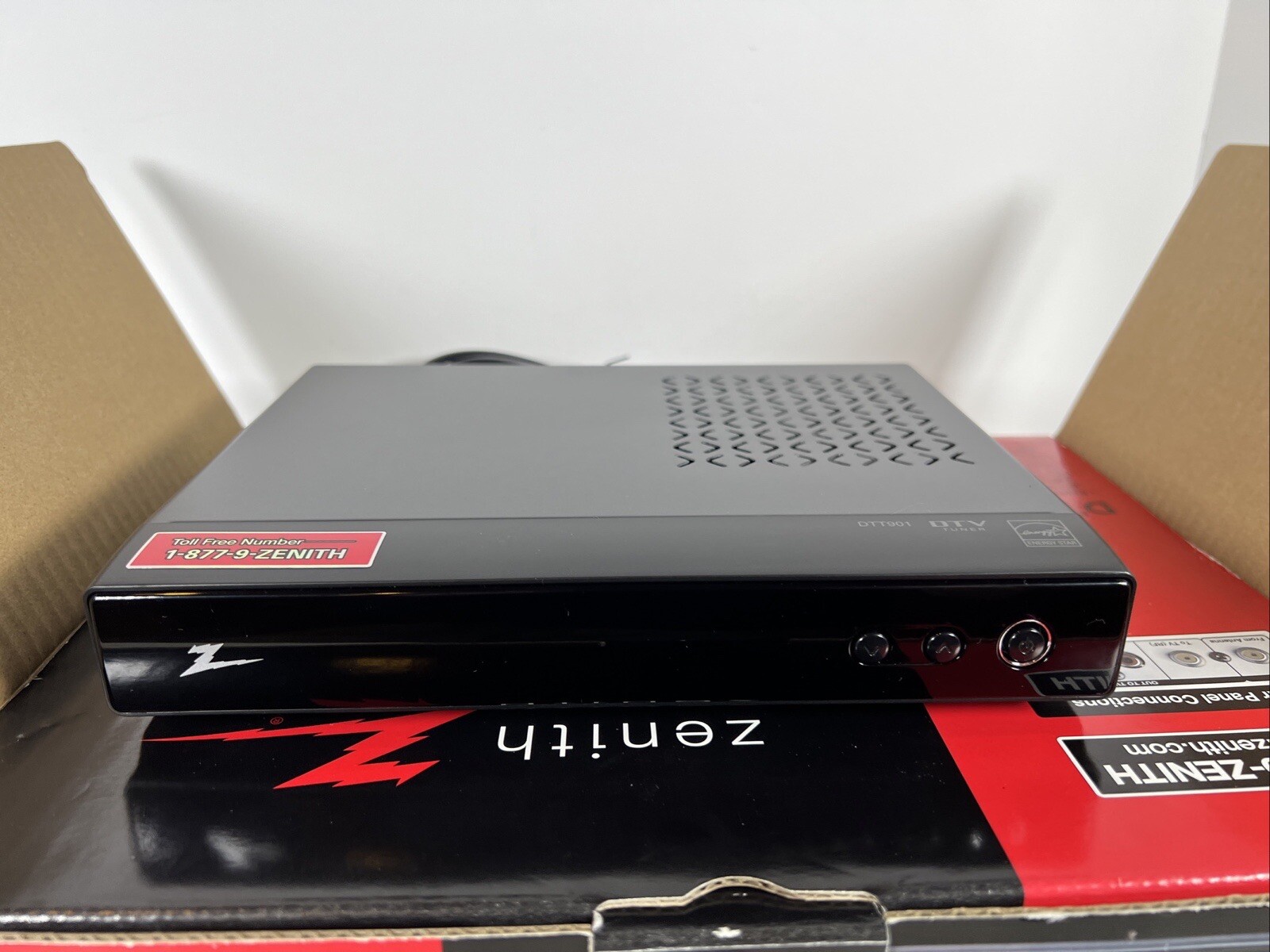 Zenith DTT901 Digital TV Tuner Converter Box Brand New 719192173408 eBay
