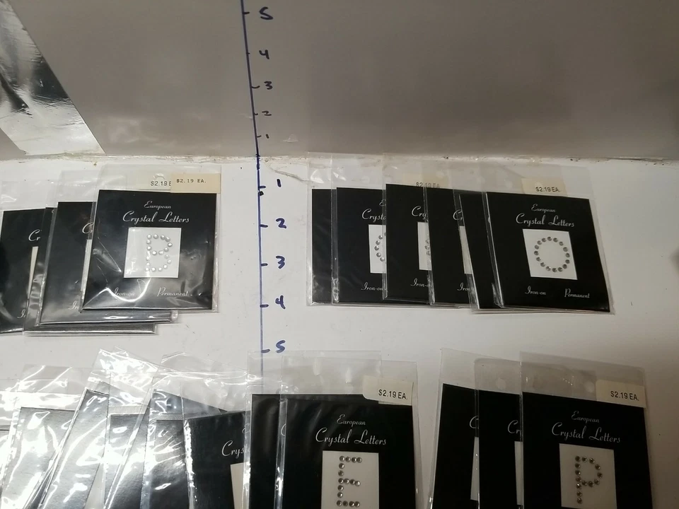 Joy, S.A. Plancha 46 Piezas Letras de Cristal y Tulipán Mini Hierro Foto 2 de 4